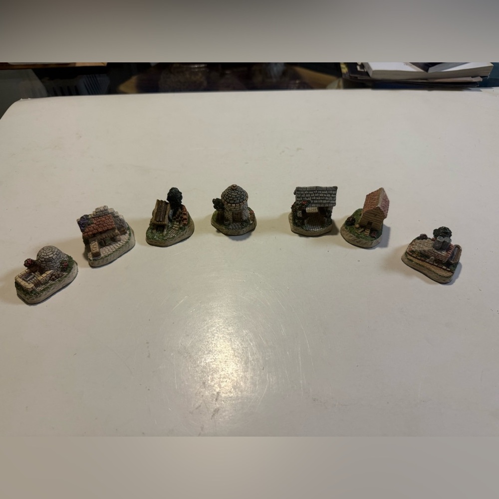 Lot of 7 David Winter Cameos Mini's 1991